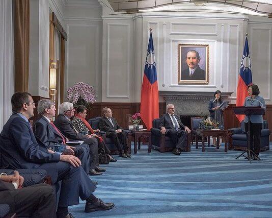 155 Evropskih poslancev poziva Kitajsko na pogovor s Tajvanom