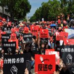 Več tisoč Tajvancev na ulicah v podporo Hongkongu