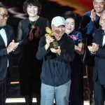 57. podelitev nagrad zlati konj Foto: Tajvanski režiser Hou Hsiao-hsien prejema nagrado za življenjsko delo (CNA).