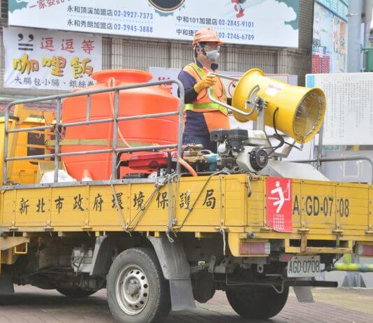 Razkuževanje ulic Foto: CNA