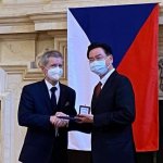 Predsednik češkega senata je tajvanskemu zunanjemu ministru podelil srebrno medaljo Foto: MOFA