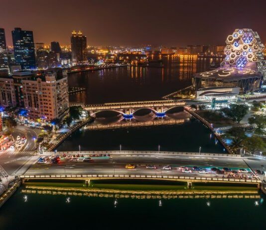 Razsvetljeno mesto Foto: Mestna vlada Kaohsiunga.