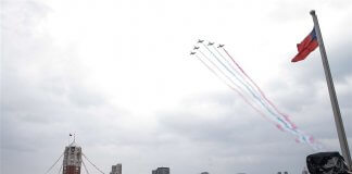 Tajvan v odzivu na Xijev govor potrdil suverenost in neodvisnost Foto: Prelet vojaških letal nad predsedniško palačo ob tajvanskem dnevu državnosti (CNA).