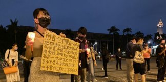 Simbolna podpora kitajskim protestnikom Foto: CNA