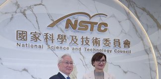 Tajvan in Nemčija podpisala sporazum o znanstvenem in tehnološkem sodelovanju Nemška zvezna ministrica za izobraževanje in raziskave Bettina Stark-Watzinger in tajvanski minister Nacionalnega sveta za znanost in tehnologijo (NSTC) Wu Tsung-tsong (吳政忠). Foto: CNA.