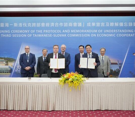 Slovaški minister: memorandum je »izhodišče« za sodelovanje s Tajvanom na področju polprevodnikov Foto: Ministrstvo za zunanje zadeve ROC (Tajvan).