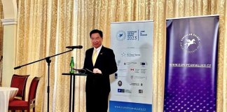 Zunanji minister na vrhu voditeljev o evropskih vrednotah Zunanji minister Jaushieh Joseph Wu med osrednjim govorom na Vrhu evropskih vrednot 14. junija v Pragi. Foto: MOFA, ROC (Tajvan).