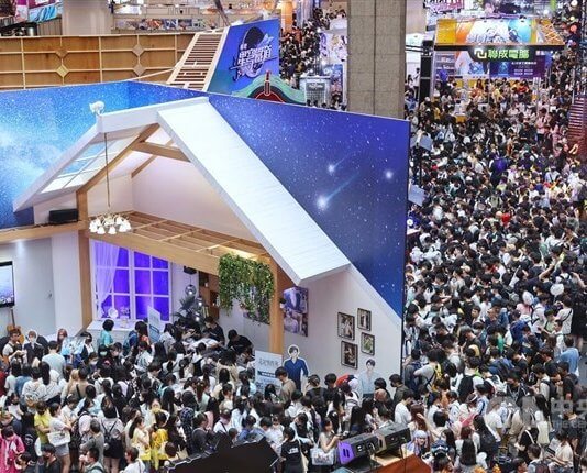 Razstava stripov v Tajpeju kljub tajfunu Doksuri privablja na tisoče obiskovalcev Foto: CNA