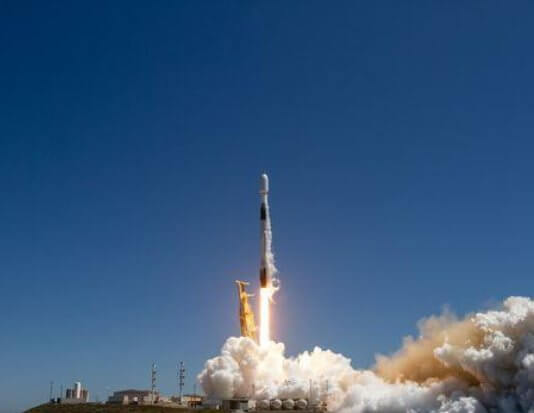 Raketa SpaceX v vesolje ponesla dva satelita razvita v Tajvanu Foto: CNA.