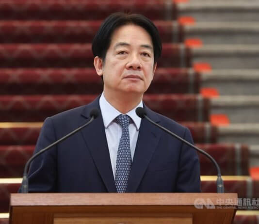 Predsednik Lai si prizadeva za ponovno uvedbo vojaških sodnih postopkov zaradi vse večje kitajske infiltracije Tajvana Foto: Predsednik Lai Ching-te na tiskovni konferenci.