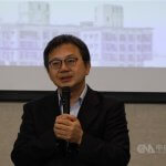 Tajvan je olajšal omejitve glede dela in prebivanja za tuje strokovnjake Foto: Namestnik ministra za nacionalni razvoj Jan Fang-guan je v torek na medijski konferenci v Tajpeju spregovoril o spremembah Zakona o zaposlovanju in zaposlovanju tujih strokovnjakov.