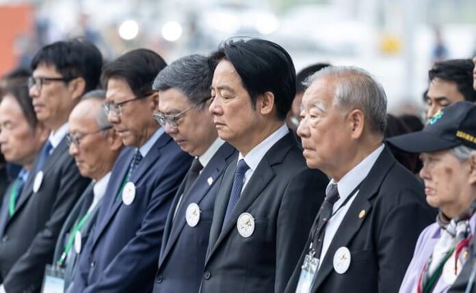 Foto: Predsednik Lal Ching-te ob spominski slovesnosti v Kaohsiungu.